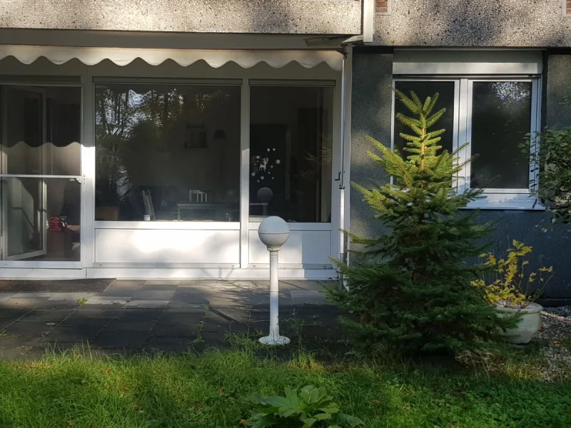 Terrasse - Wohnung kaufen in Bergisch Gladbach / Bensberg - Bergisch Gladbach - Bensberg: vermietete Erdgeschosswohnung mit PKW-Stellplatz