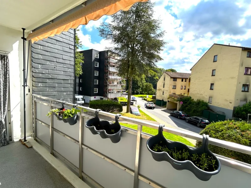 Süd-Balkon - Wohnung kaufen in Leverkusen - Solides und renditestarkes Investment in Leverkusen-Lützenkichen