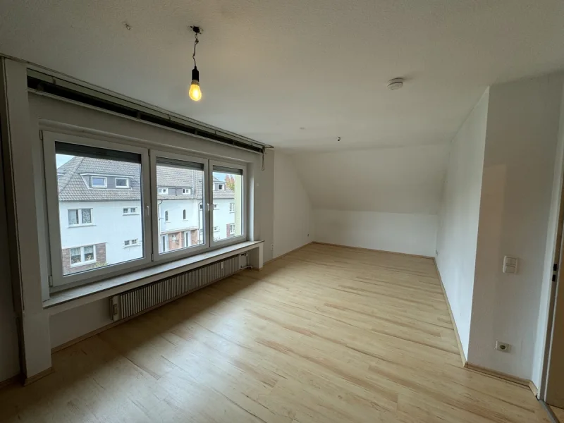 Wohn-Schlafzimmer - Wohnung kaufen in Bergisch Gladbach - Bergisch Gladbach-Hebborn: Gemütliches Apartment in beliebter Lage