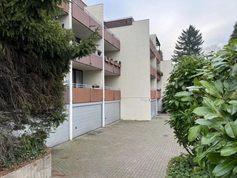 Rückansicht - Wohnung kaufen in Bergisch Gladbach - Bergisch Gladbach - Refrath: Gepflegte 3 bis 4 Zimmer Maisonettewohnung in zentraler Lage