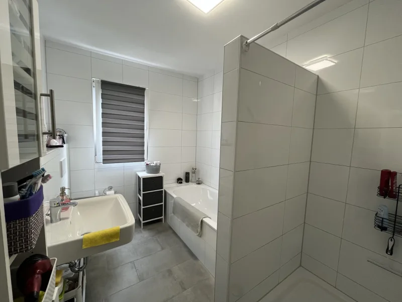 Badezimmer OG li