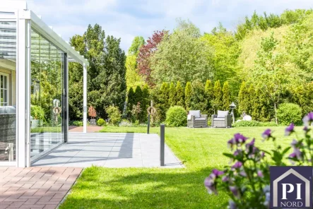 Eingewachsener Garten - Haus kaufen in Schwentinental - Traumhaus am Rosensee inkl. Inventar