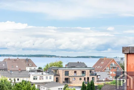 Traumhafter Förde-Blick! - Wohnung kaufen in Laboe - Kiter aufgepasst! Eigentumswohnung mit Meerblick über den Dächern von Laboe.