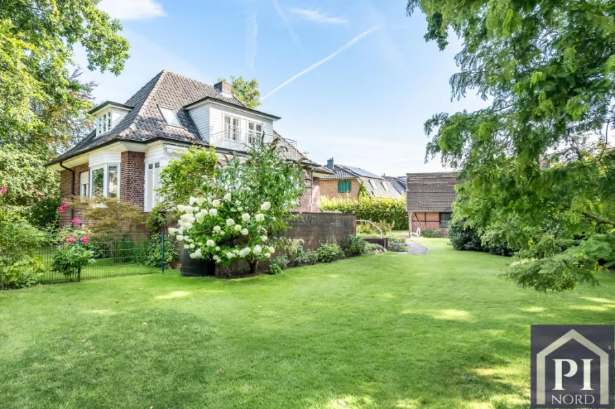 Prachtvoller Garten - Haus kaufen in Rellingen - Architektenhaus im Villenstil und parkähnlichem Garten