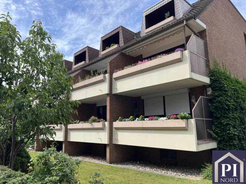 Sehr gepflegtes Mehrfamilienhaus - Wohnung kaufen in Hamburg - Überzeugen Sie sich von dieser bezugsfreien Wohnung mit Südbalkon inkl. Tiefgaragen-Stellplatz