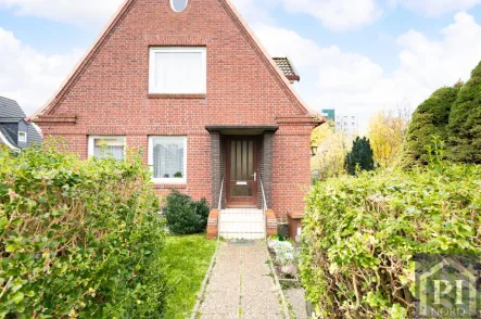 Das könnte bald Ihr Zuhause sein - Haus kaufen in Kiel - Schönes Einfamilienhaus mit großem Garten in Friedrichsort!