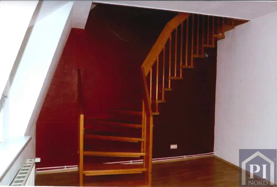 Wohnung Nr. 6 - Treppe zum Dachgeschoss