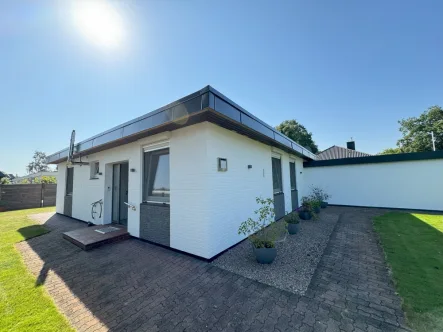 Frontansicht - Haus kaufen in Tespe - Stilvolles Wohnen - Modernisierter Bungalow mit liebevoll errichtetem Garten in Tespe