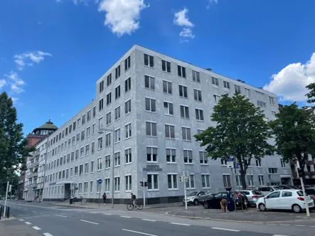  Detail Fassade - Büro/Praxis mieten in Mannheim - Repräsentatives Büro- und Ärztehaus am Mannheimer Wasserturm - umgeben vom Rosengarten und Arkadenbauten  