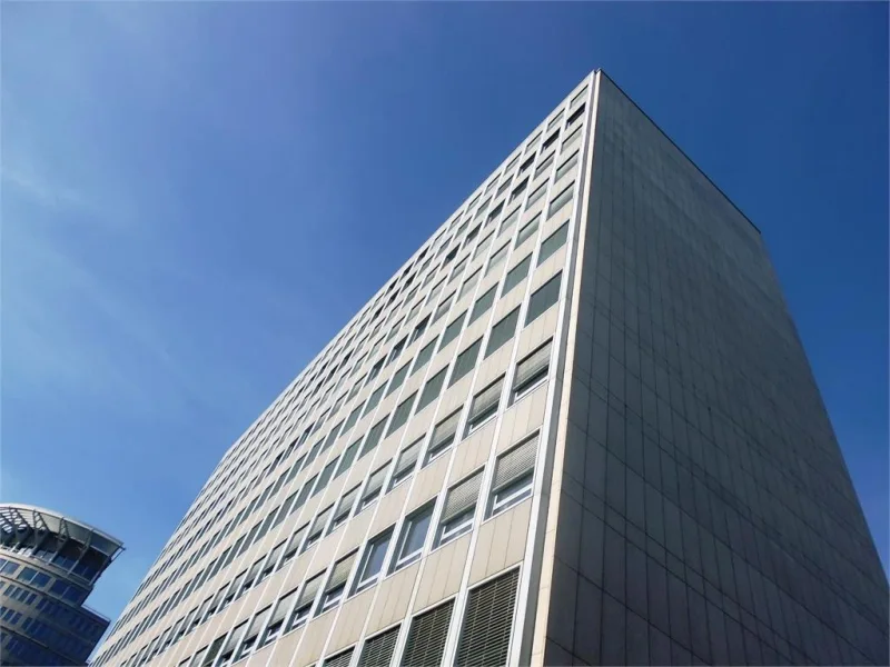 Detail Fassade - Büro/Praxis mieten in Mannheim - Eingang Mannheim-Oststadt: Moderne Büroflächen mit Weitblick - Pförtnerdienst inklusive