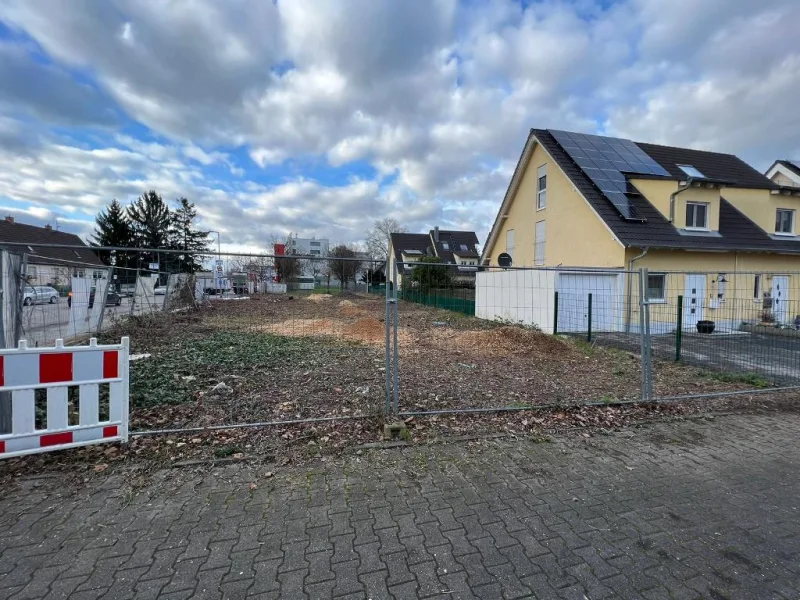 Außenansicht - Grundstück kaufen in Mannheim - Grundstück in sehr guter Lage in Mannheim-Neckarau