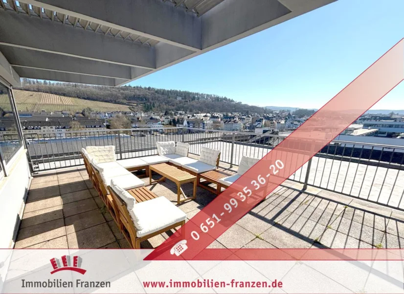 Dachterrasse - Wohnung kaufen in Trier - Zentrale Lage Trier: Moderne Penthouse-Wohnung mit hochwertiger Ausstattung, großer Dachterrasse, luxuriöser Einbauküche und Tiefgaragenstellplatz