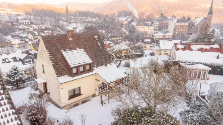 Blick auf das Haus - Haus kaufen in Hausen (Wied) - Einfamilienhaus mit großem Grudstück in Hausen-Wied!