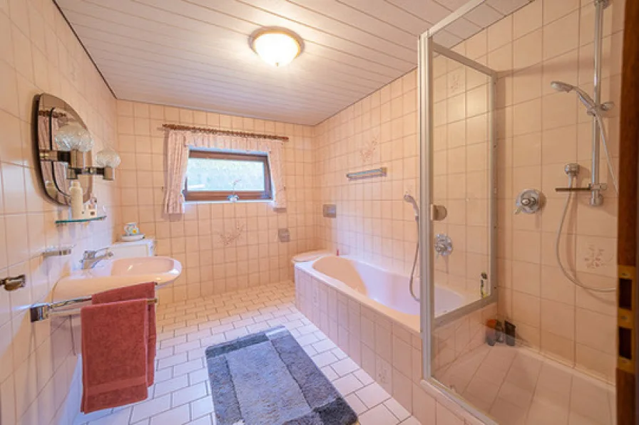 Badezimmer KG