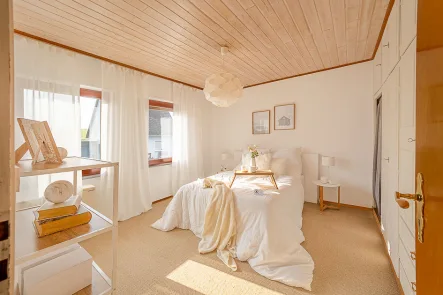 Schlafzimmer DG - Haus kaufen in Neuwied / Oberbieber - Wohnglück - mit Charme in Oberbieber mit tollem Grundstück und Garage!