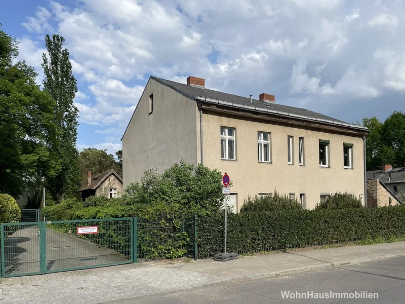 Bestand Mietshaus und Einfamilienhaus Wannsee - Grundstück kaufen in Berlin - 1.000m2 Bauland für Mietshaus und EFH  GRZ 0,2 / GFZ 0,4 in Wannsee