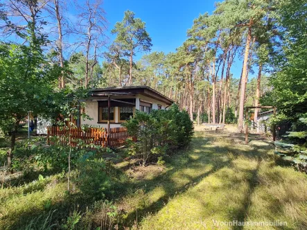 Großes Grundstück mit Wochenendbungalow - Haus kaufen in Mellensee - 60 m² Bungalow in idyllischer Lage - Erholung vor der Tür