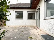 Terrasse mit Blick auf die Küchenfenster