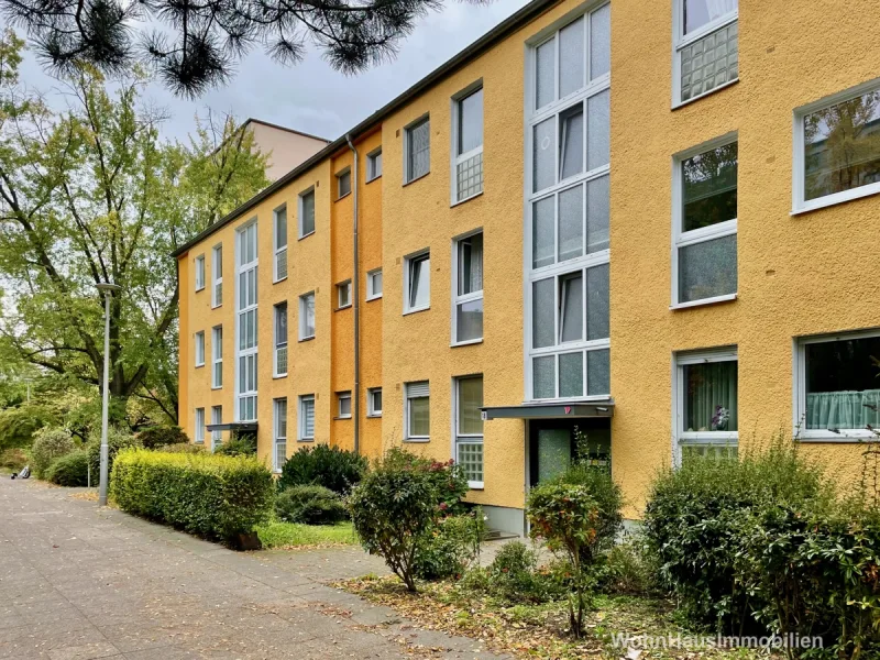 Haus von vorn Titel - Wohnung kaufen in Berlin - Helle Räume und viel Grün: Ihr neues Zuhause in Buckow