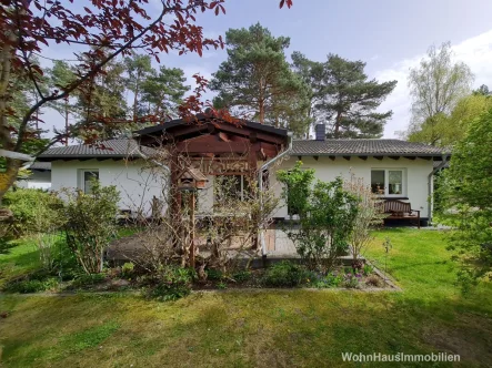 Haus im Bungalowstil - Haus kaufen in Berlin - Bungalow mit Wohnrecht - spätere Selbstnutzung oder Vermietung