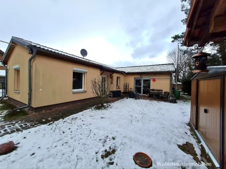 Bungalow in Winkelbauweise - Haus kaufen in Woltersdorf - Schöner Bungalow & Zweifamilienhaus - Wohnen, Gewerbe, Kapitalanlage