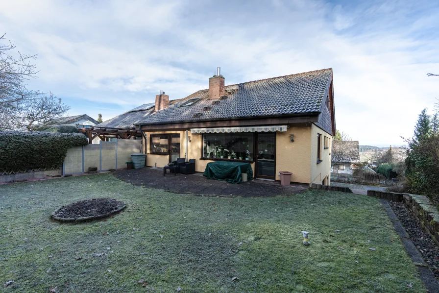 Objektansicht mit Garten  - Haus kaufen in Schramberg-Sulgen - Schramberg-Sulgen: Viel Platz für die ganze Familie - Top-gepflegtes Wohnhaus