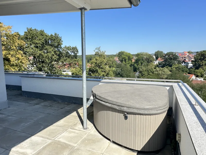 Terrasse mit Jacuzzi