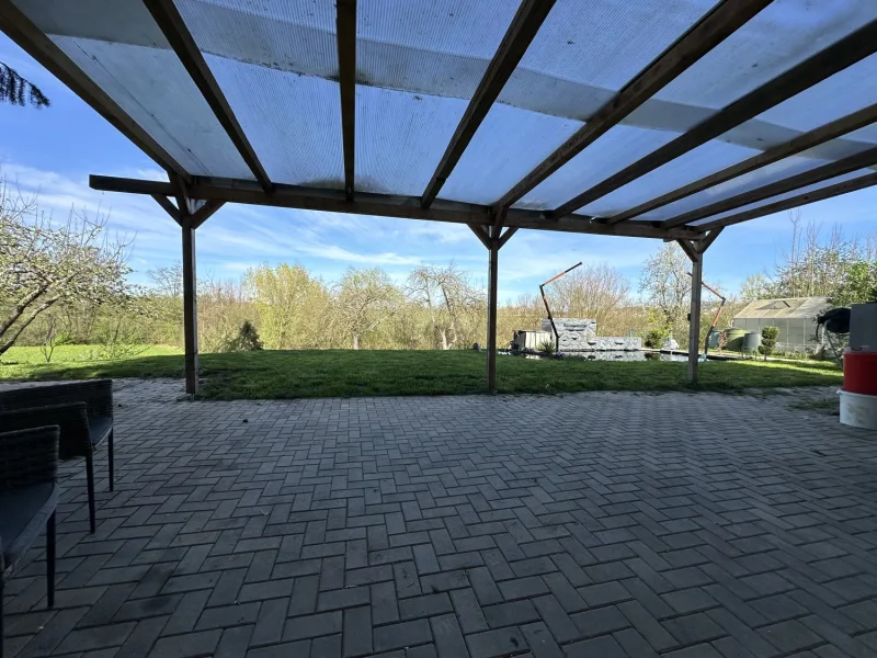 Terrasse überdacht UG