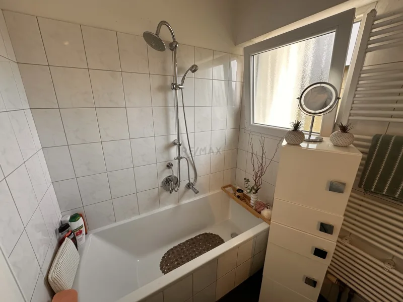 Badezimmer (OG)