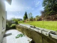 Terrasse mit Blick aufs Grüne