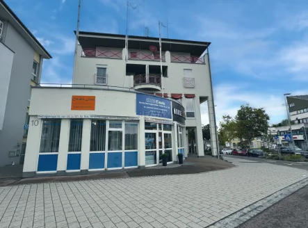 Außenansicht- Süd - Büro/Praxis kaufen in Eislingen - Helle Büroräume in belebter Lage von Eislingen