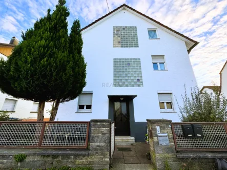 Aussenansicht Nord - Haus kaufen in Eislingen - Dreifamilienhaus plus Baugrundstück