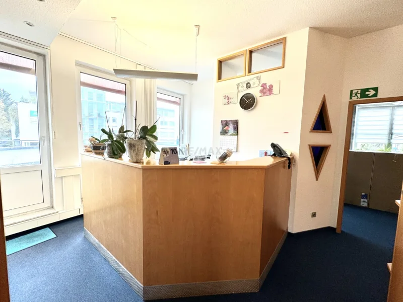 Empfangstheke - Büro/Praxis kaufen in Eislingen - Vielseitige Gewerbeeinheit mit Potenzial zur Wohnnutzung