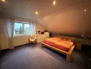 Schlafzimmer DG 