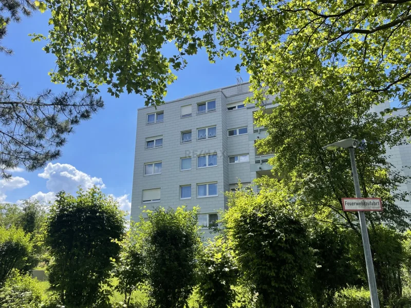 Außenansicht - Wohnung mieten in Göppingen - Wohnen für Jung und Alt mit Aufzug und Balkon