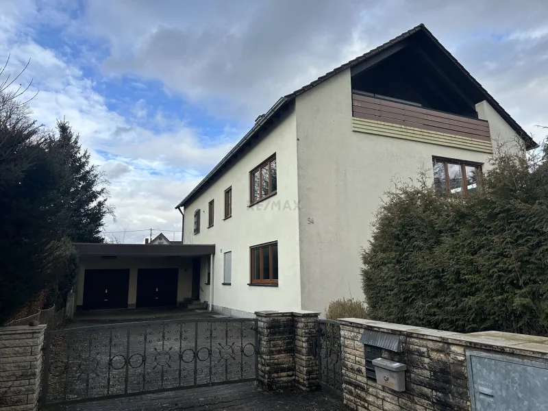 Außenansicht  - Haus kaufen in Augsburg - Manchmal kommt es doch auf die Größe an – Ihr neues Zuhause mit viel Platz für die ganze Familie!