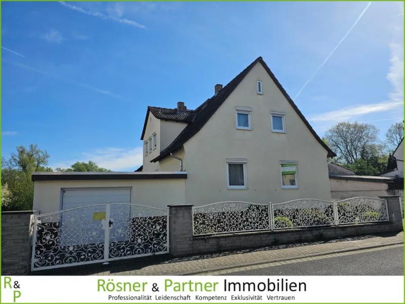Vorderansicht - Haus kaufen in Hanau - *FÜR MACHER! Freistehendes Einfamilienhaus - großes Grundstück - gesuchte Lage*