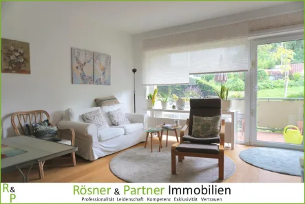 Wohnzimmer - Wohnung kaufen in Wiesbaden - *Nähe Kurpark in ruhiger Lage - gemütliche 2-Zi-ETW mit Balkon und Tiefgaragenplatz*