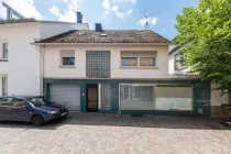 Einfamilienhaus mit Garage