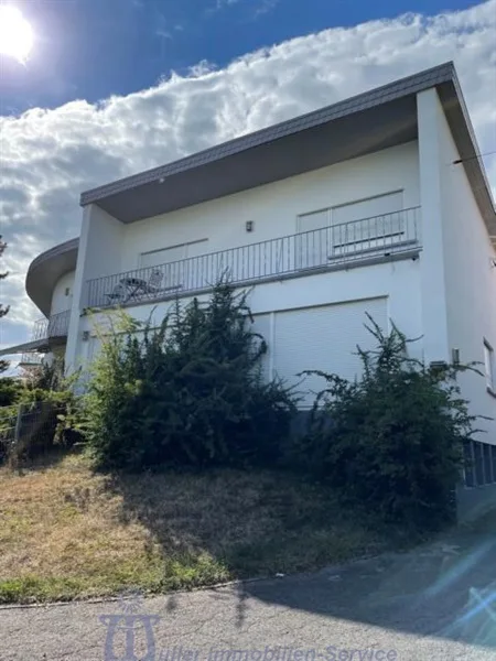 2.JPG - Haus kaufen in Kleinblittersdorf - Zeitlos elegantes Villenanwesen im Bauhausstil