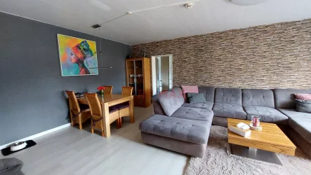 Wohn- und Esszimmer - Wohnung kaufen in Groß-Gerau / Dornheim - Großzügige Wohnung mit Balkon!