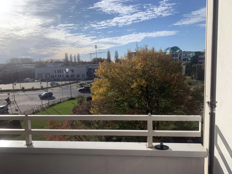 Ausblick Balkon - Wohnung kaufen in Heppenheim (Bergstraße) - Kapitalanlage mit Weitblick! 1-Zi-Appartment in HP - Rendite 5,7 %