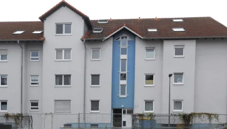 Ansicht von vorne - Wohnung kaufen in Ludwigshafen am Rhein - Gepflegte Wohnung mit tollem Ausblick - ideal für Kapitalanleger