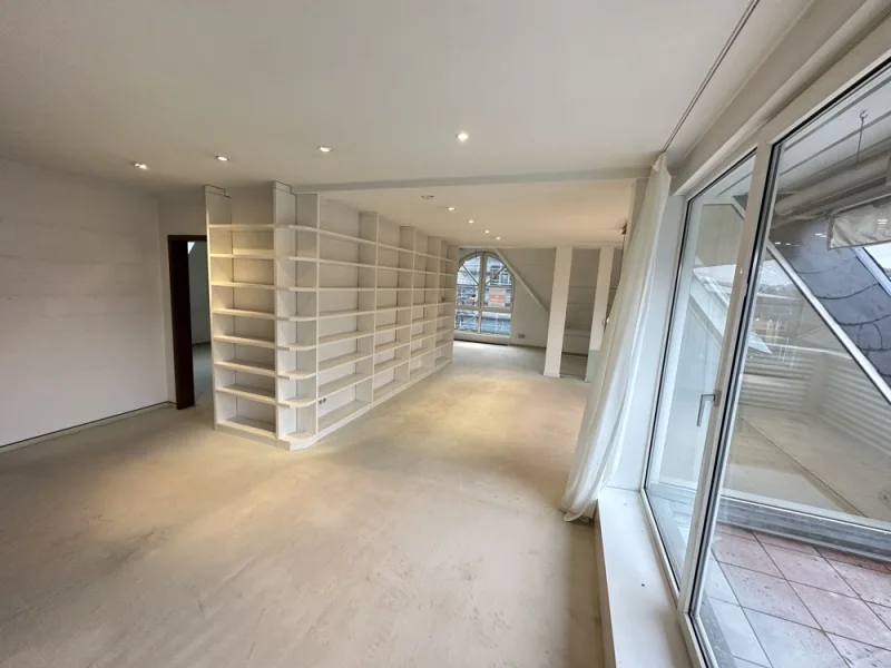 Studio - Wohnung mieten in Montabaur - Hier wird renoviert - Außergewöhnliche Dachgeschosswohnung im Herzen von Montabaur
