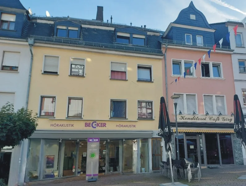 Frontansicht - Haus kaufen in Montabaur - Ansprechendes Wohn- und Geschäftshaus, ideal für Kapitalanleger