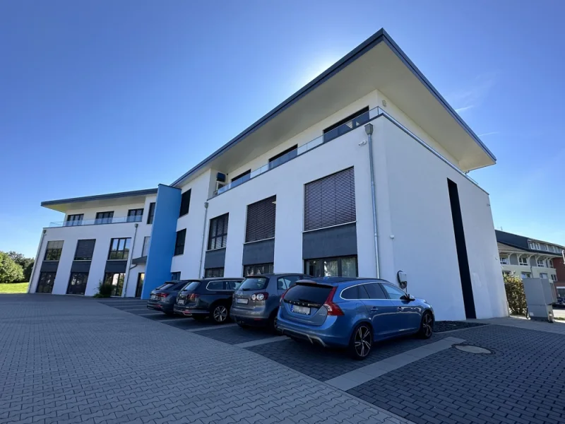 Außenansicht - Büro/Praxis mieten in Ransbach-Baumbach - Hochmoderne Penthouse-Bürofläche mit idealer Anbindung