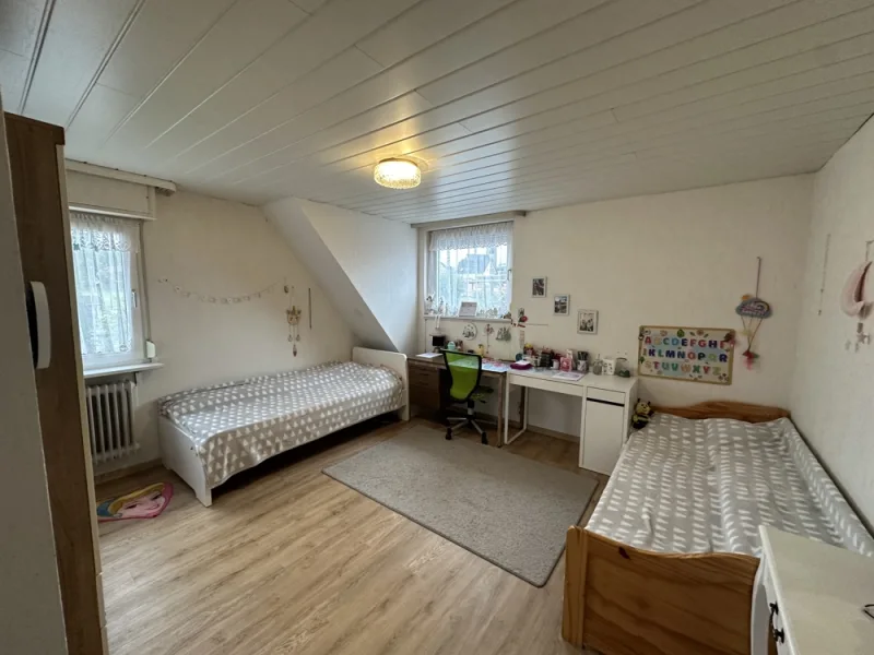 Weiteres Schlafzimmer DG