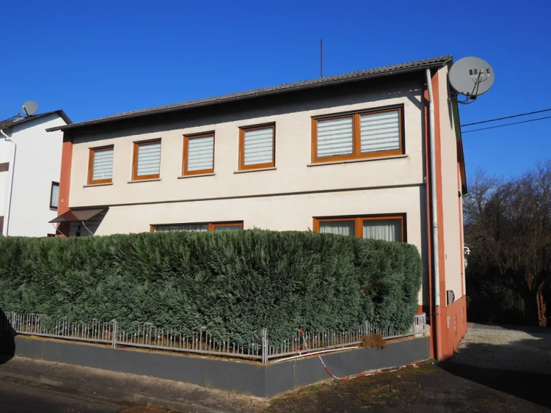 P2030154 - Haus kaufen in Ransbach-Baumbach - Schönes Wohnhaus mit ansprechendem Grundstück in bevorzugter Lage von Ransbach-Baumbach