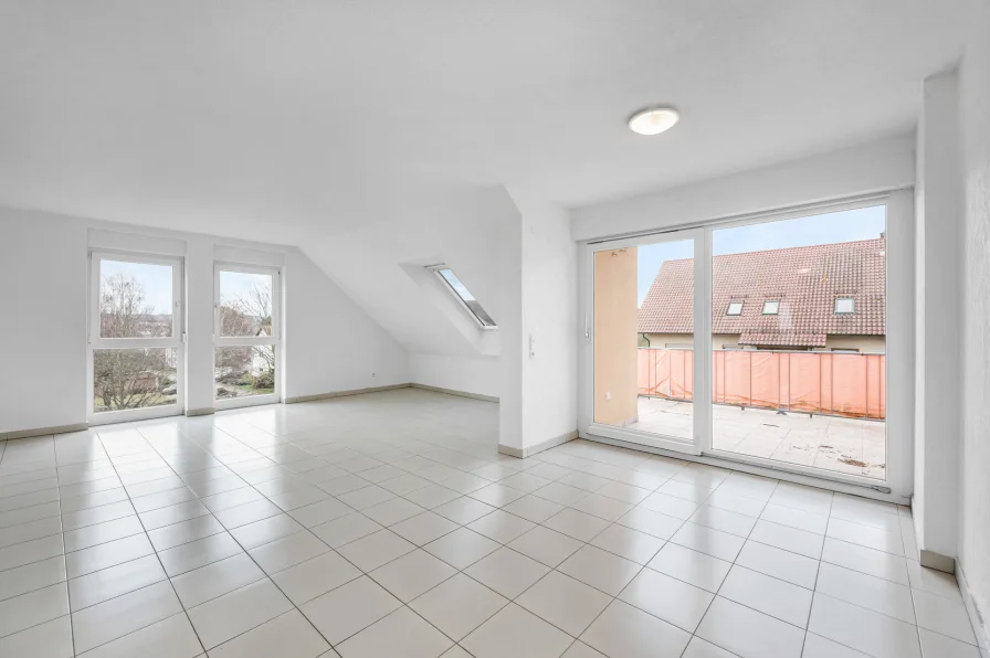 heller Wohnbereich - Wohnung kaufen in Oberderdingen - Neuwertige Dachgeschosswohnung in ruhiger Lage