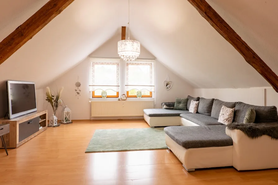  - Wohnung kaufen in Eppingen - Großzügige Dachgeschosswohnung in ruhiger Lage